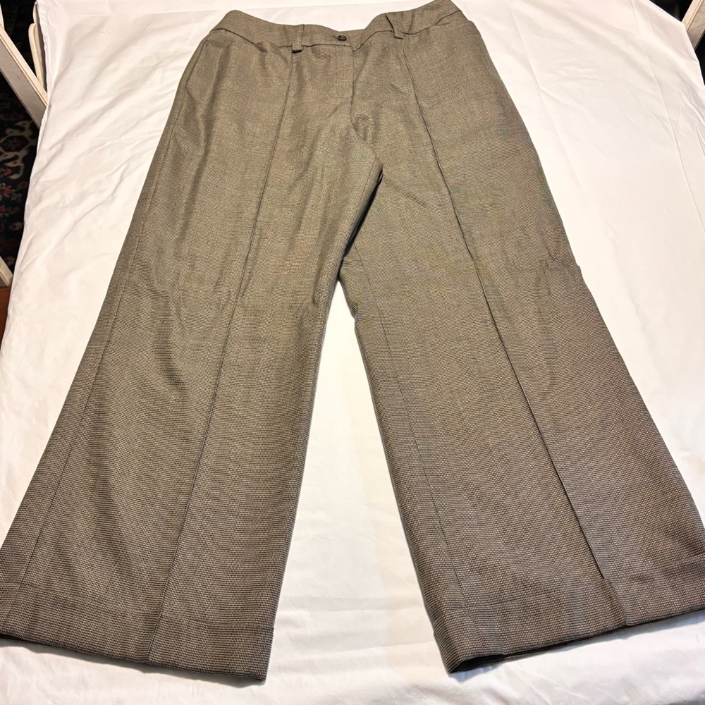 Vintage Harve Benard Women’s Tan Dress Pants Size 14 
100%Wool